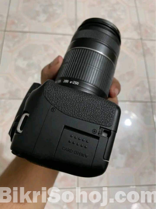 Cannon 700D